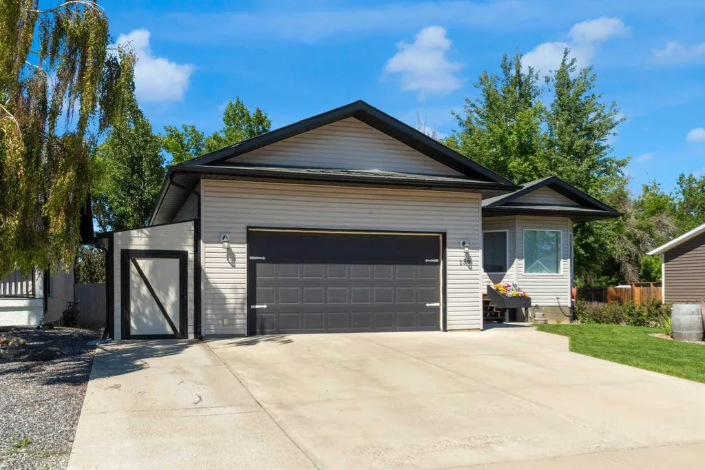 136 Allen Crescent Vulcan AB T0L 2B0