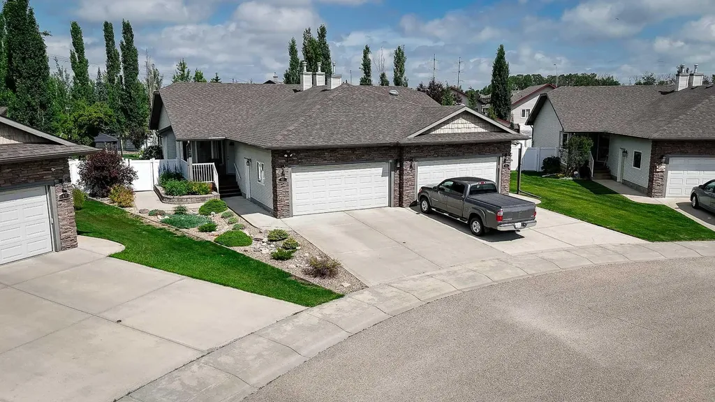 47 Victor Close Red Deer AB T4R 0E5