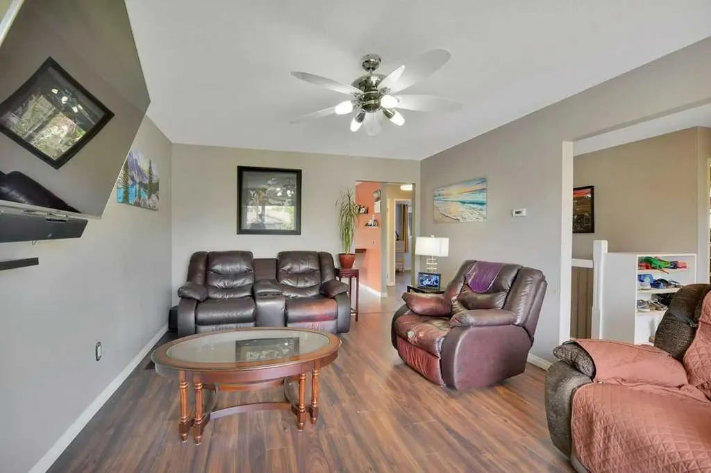 11 Greenham Drive Red Deer AB T4P 2K5