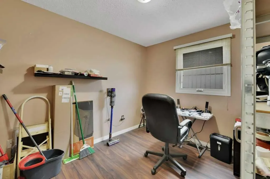 11 Greenham Drive Red Deer AB T4P 2K5