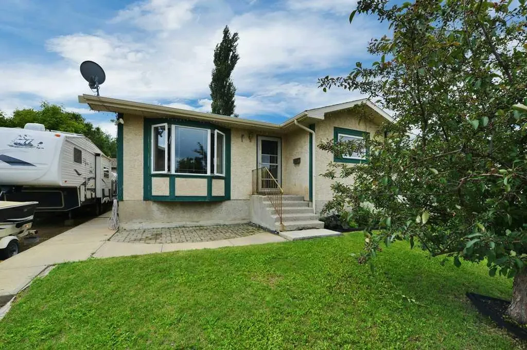 11 Greenham Drive Red Deer AB T4P 2K5
