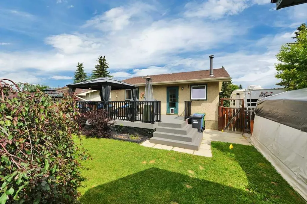 11 Greenham Drive Red Deer AB T4P 2K5