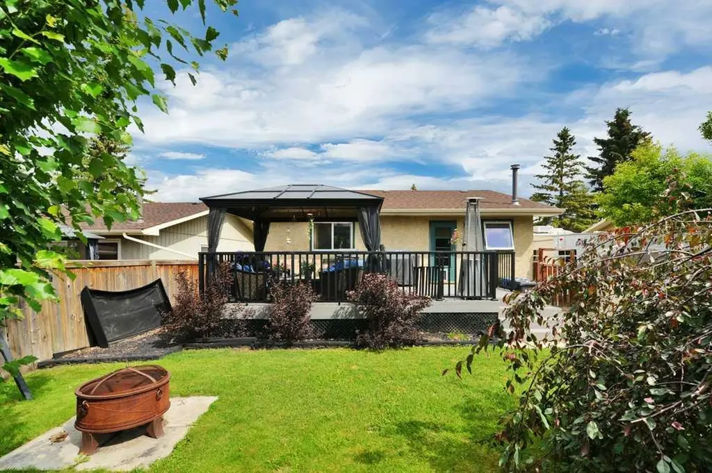 11 Greenham Drive Red Deer AB T4P 2K5