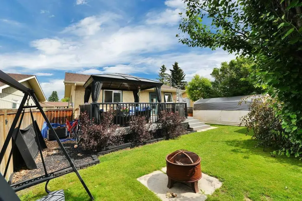 11 Greenham Drive Red Deer AB T4P 2K5