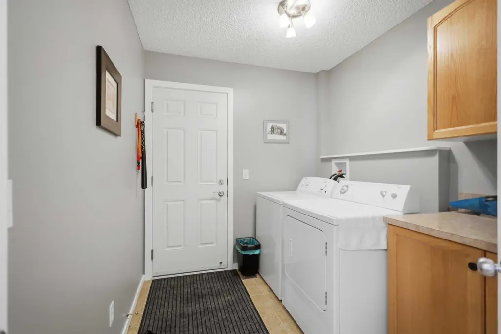 459 Jenkins Drive Red Deer AB T4P 3X1