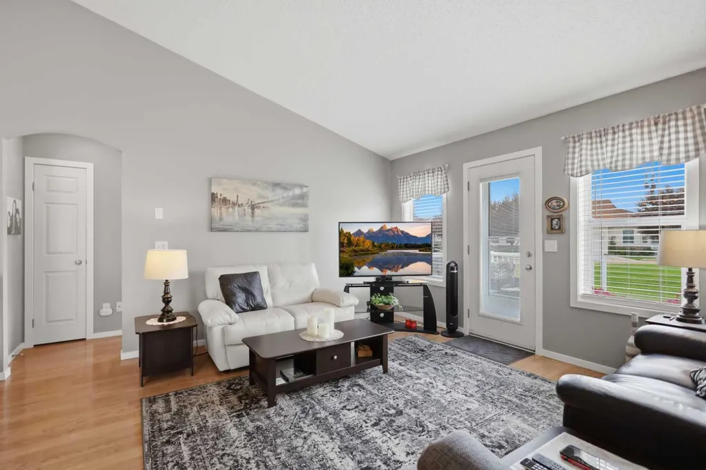 459 Jenkins Drive Red Deer AB T4P 3X1