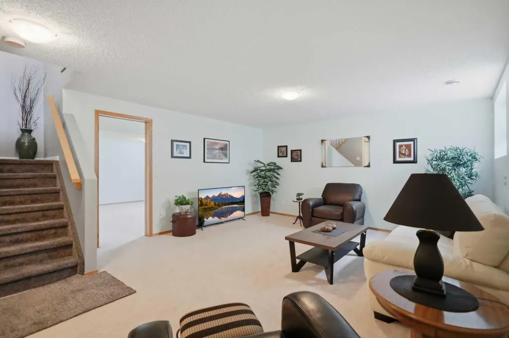 459 Jenkins Drive Red Deer AB T4P 3X1