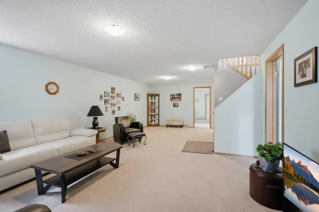 459 Jenkins Drive Red Deer AB T4P 3X1