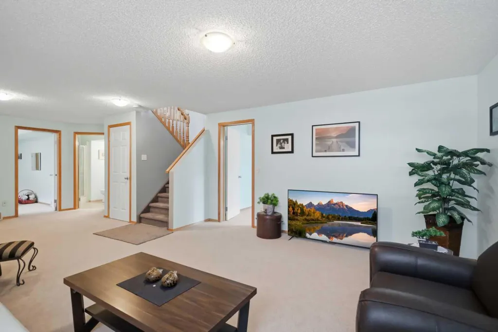 459 Jenkins Drive Red Deer AB T4P 3X1