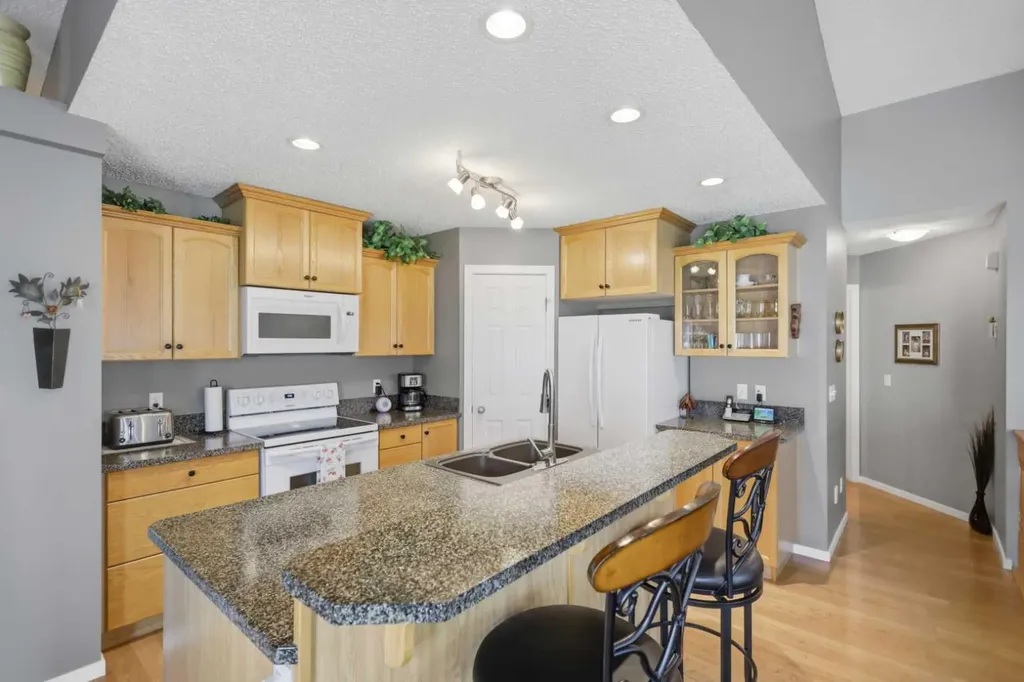 459 Jenkins Drive Red Deer AB T4P 3X1