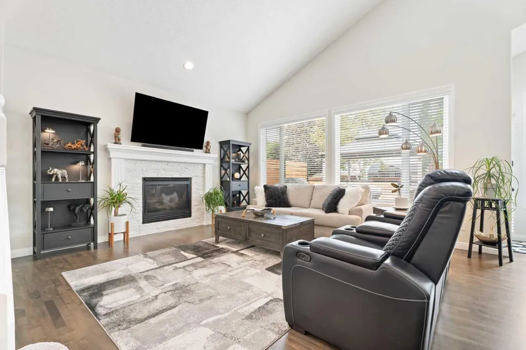 161 Cranleigh Bay SE Calgary AB T3M 1H5