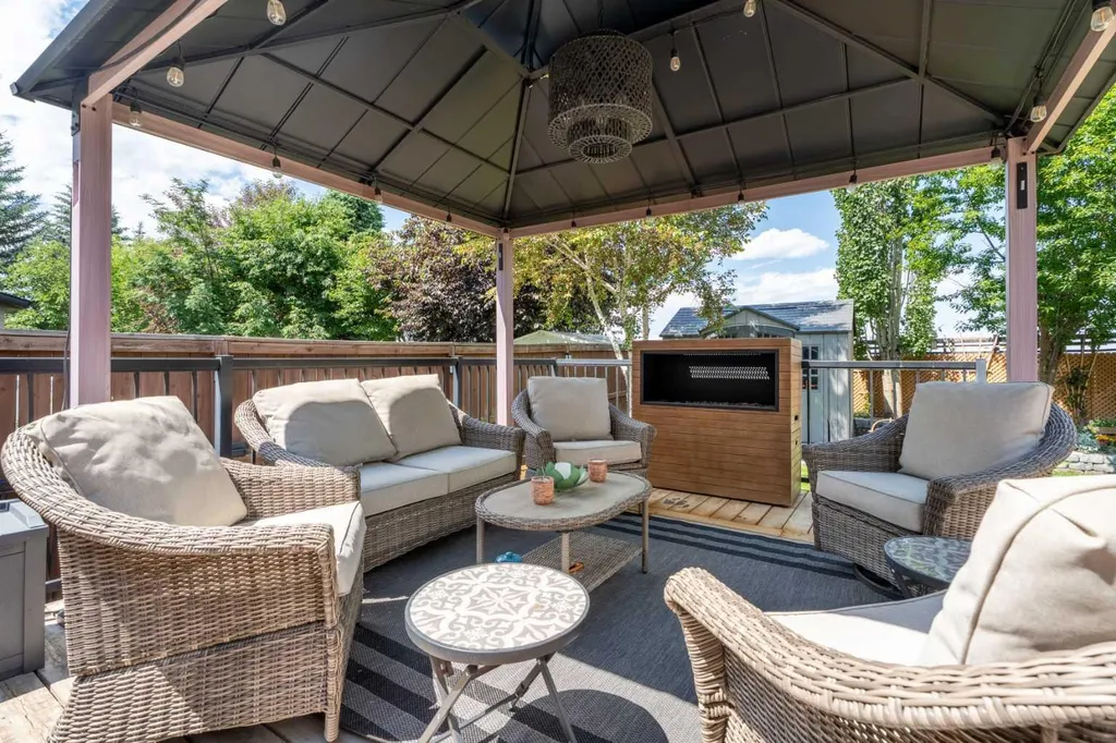161 Cranleigh Bay SE Calgary AB T3M 1H5