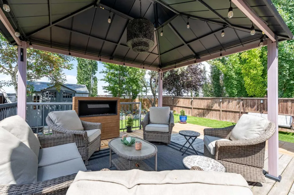 161 Cranleigh Bay SE Calgary AB T3M 1H5