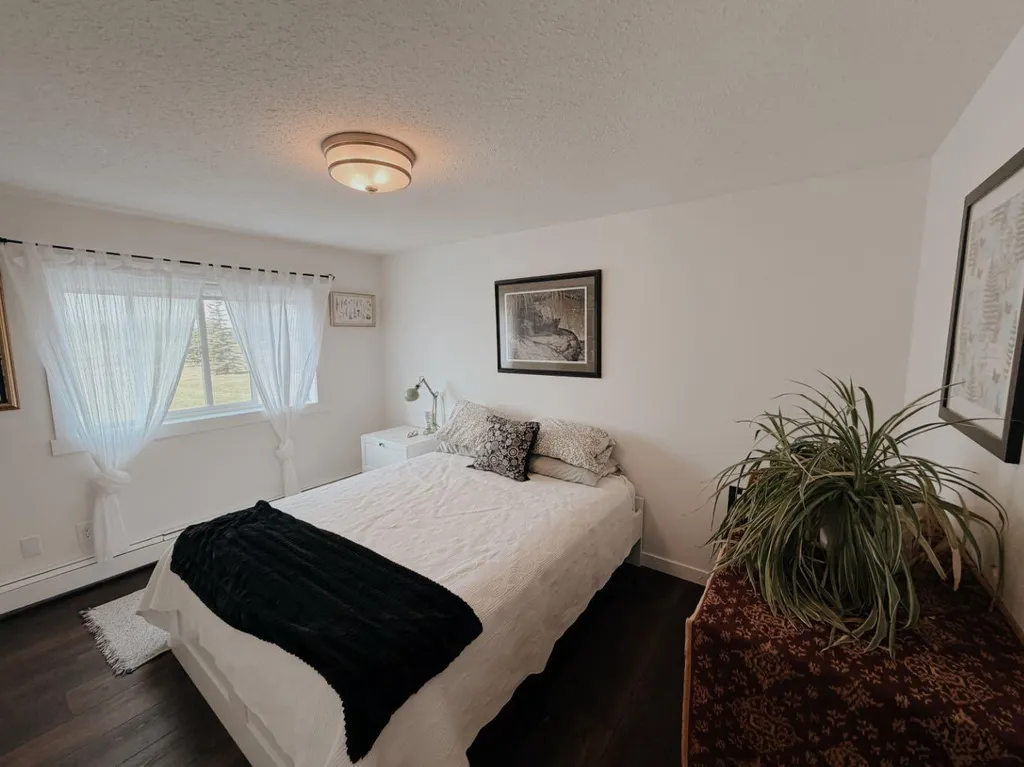 1101 6 Street SW Sundre AB T0M 1X0