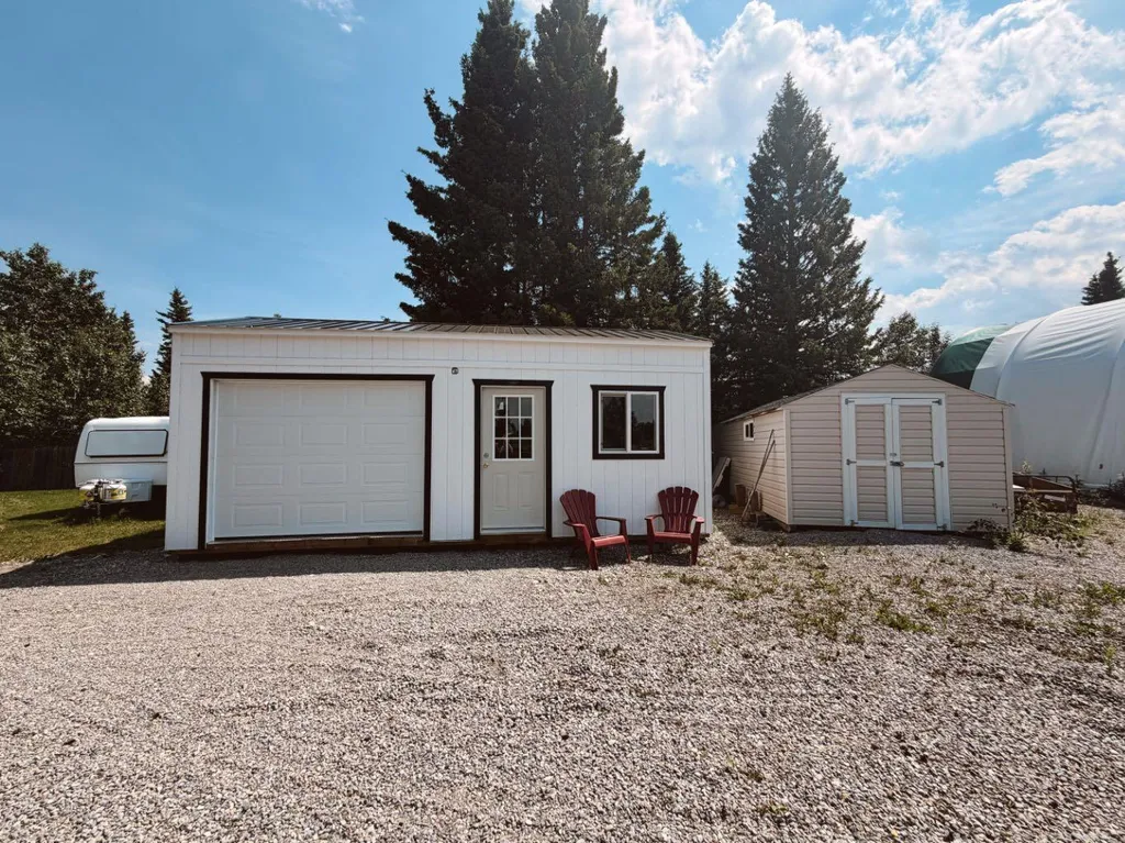 1101 6 Street SW Sundre AB T0M 1X0