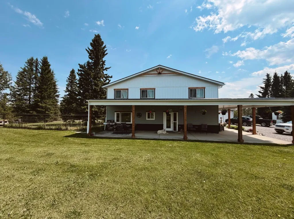 1101 6 Street SW Sundre AB T0M 1X0
