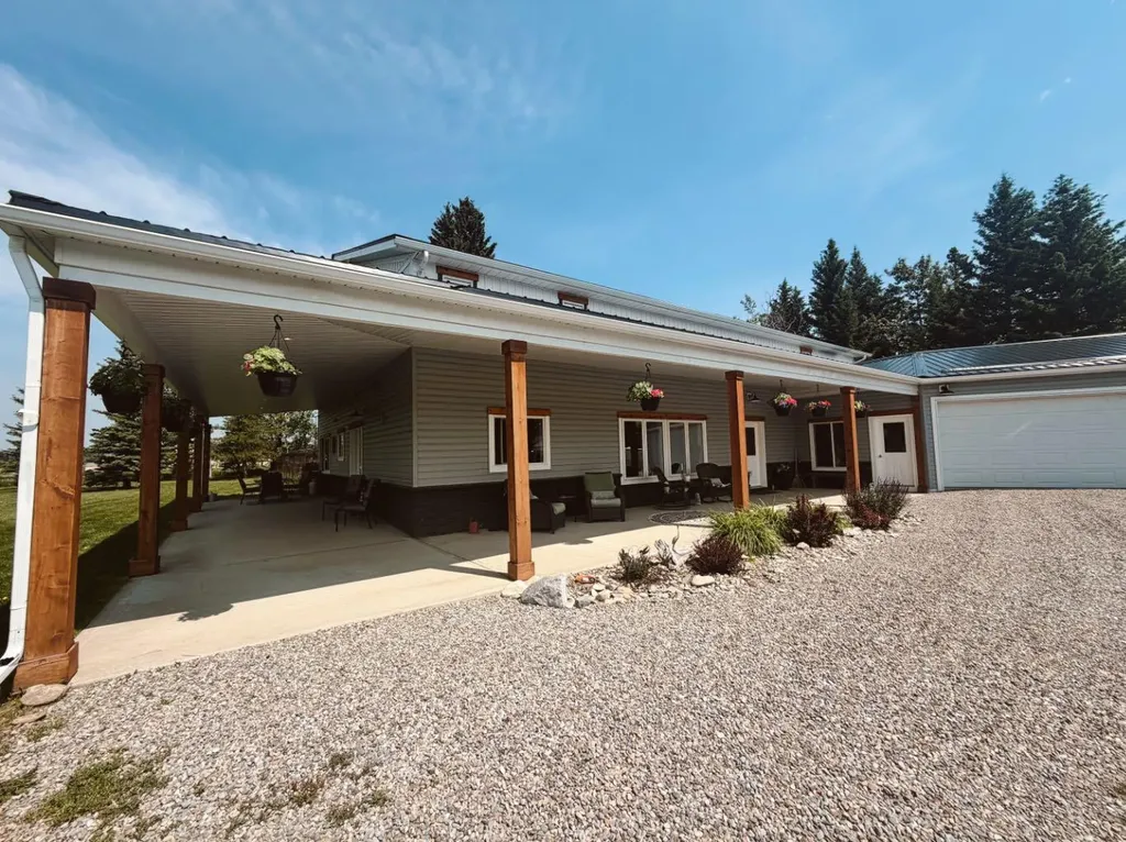 1101 6 Street SW Sundre AB T0M 1X0
