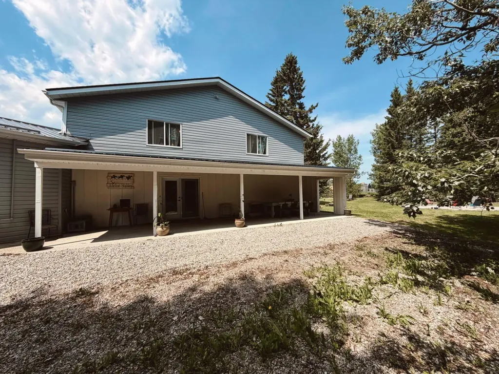 1101 6 Street SW Sundre AB T0M 1X0