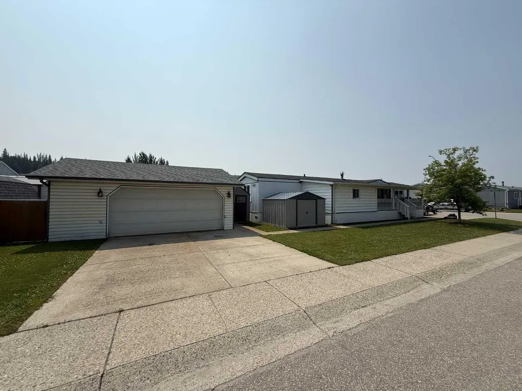 101 Litke Cove Hinton AB T7V 1A7