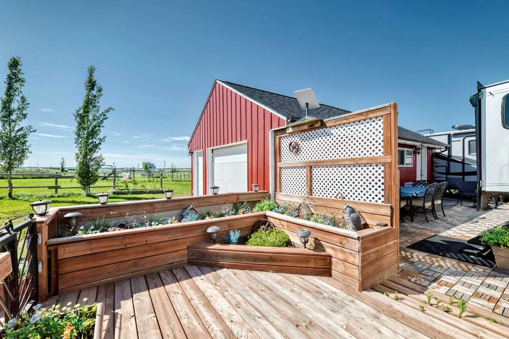 233075 Range Road 245 Rural Wheatland County AB T1P 0R6