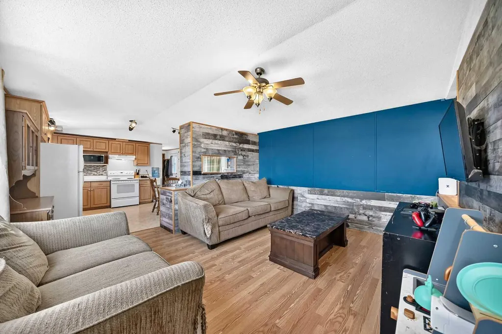 233075 Range Road 245 Rural Wheatland County AB T1P 0R6