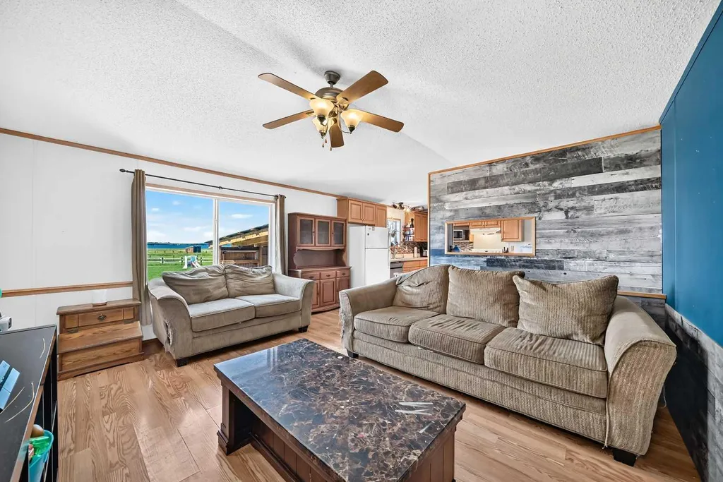 233075 Range Road 245 Rural Wheatland County AB T1P 0R6