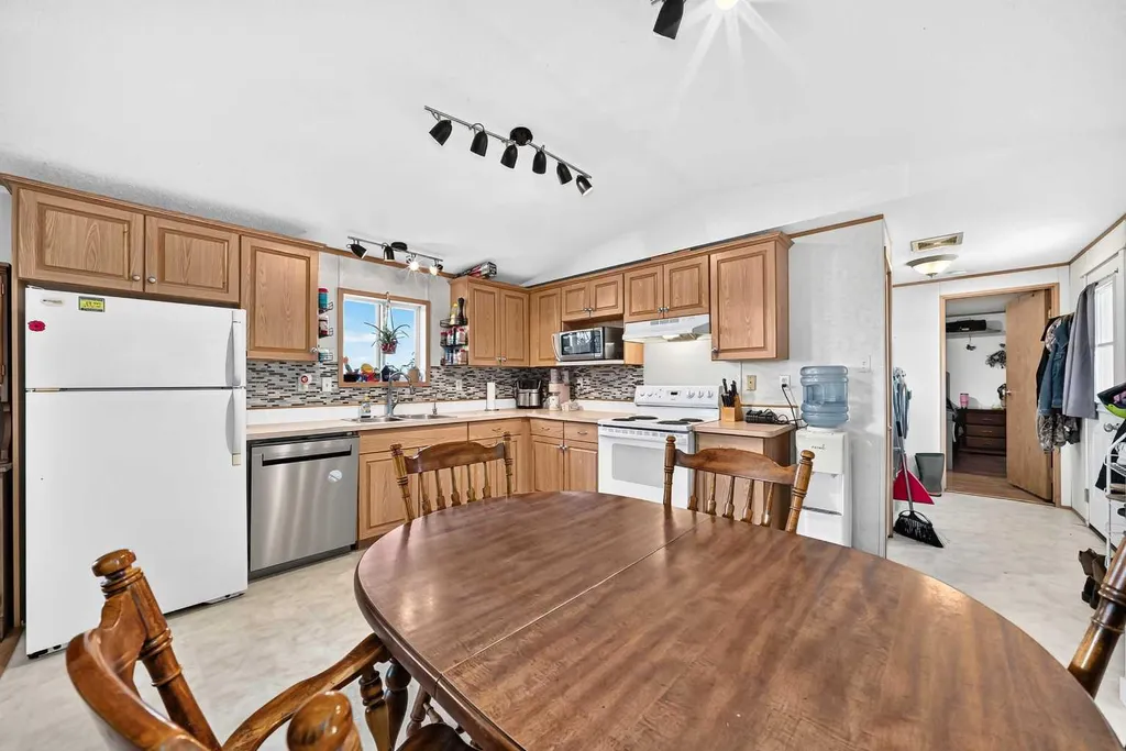 233075 Range Road 245 Rural Wheatland County AB T1P 0R6