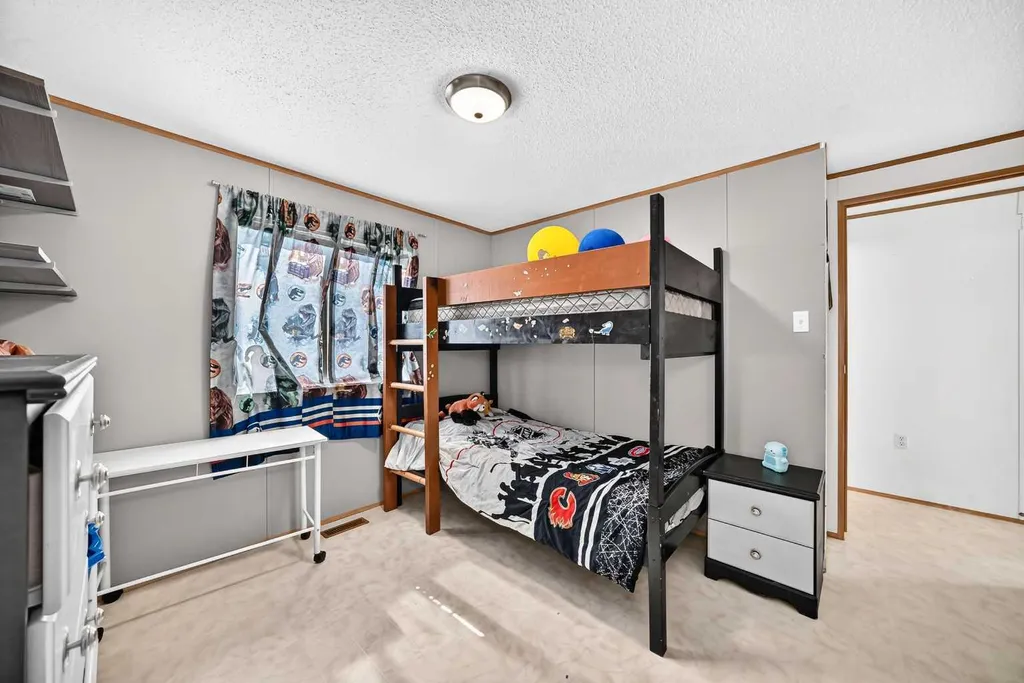 233075 Range Road 245 Rural Wheatland County AB T1P 0R6