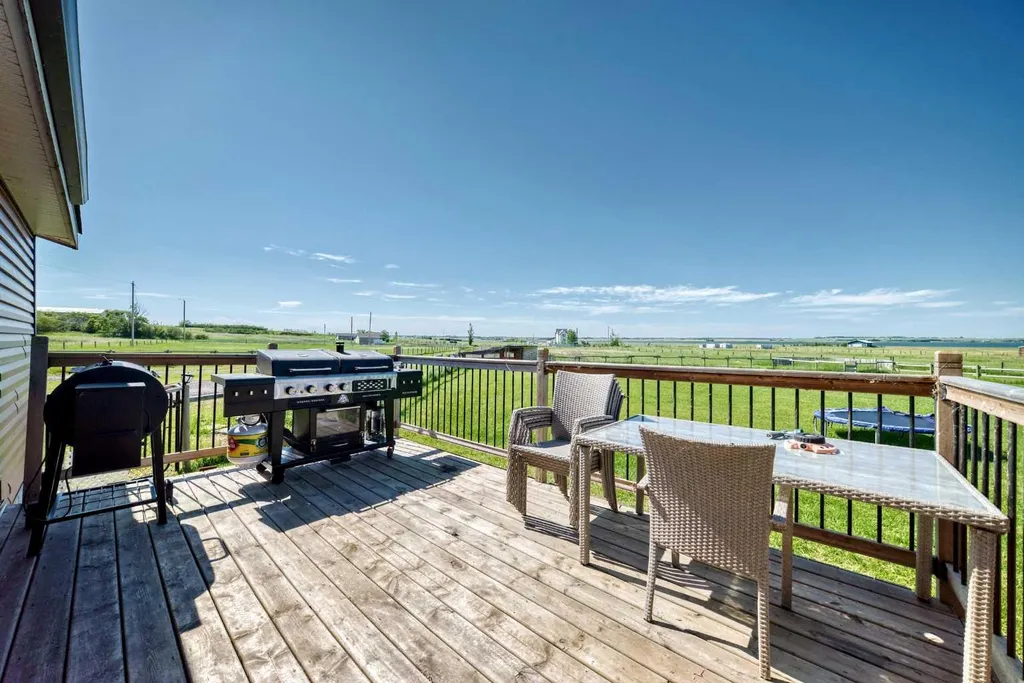 233075 Range Road 245 Rural Wheatland County AB T1P 0R6