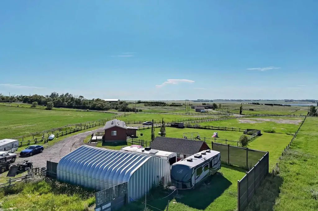 233075 Range Road 245 Rural Wheatland County AB T1P 0R6