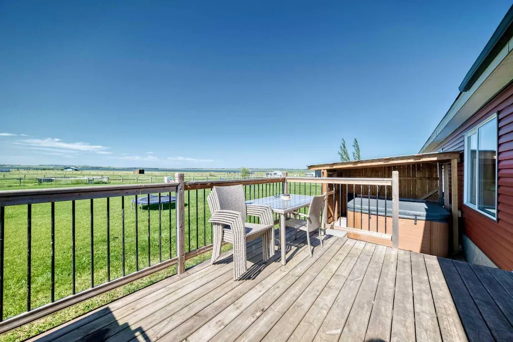 233075 Range Road 245 Rural Wheatland County AB T1P 0R6