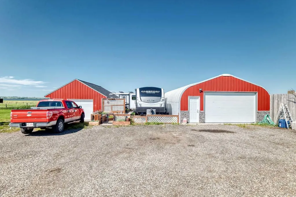 233075 Range Road 245 Rural Wheatland County AB T1P 0R6