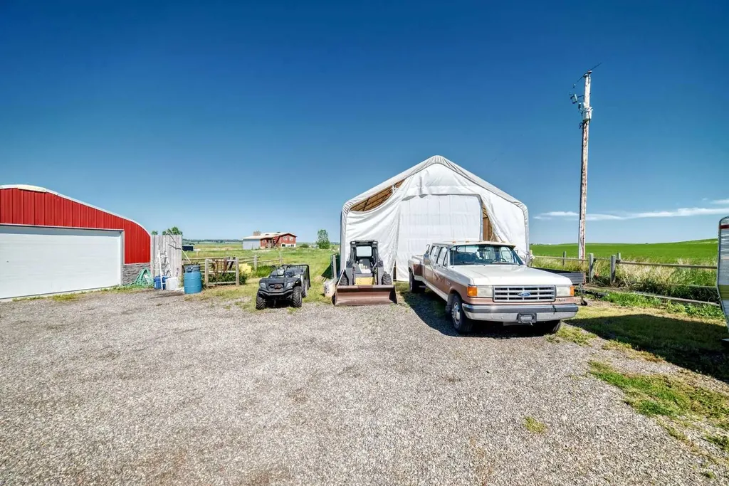 233075 Range Road 245 Rural Wheatland County AB T1P 0R6