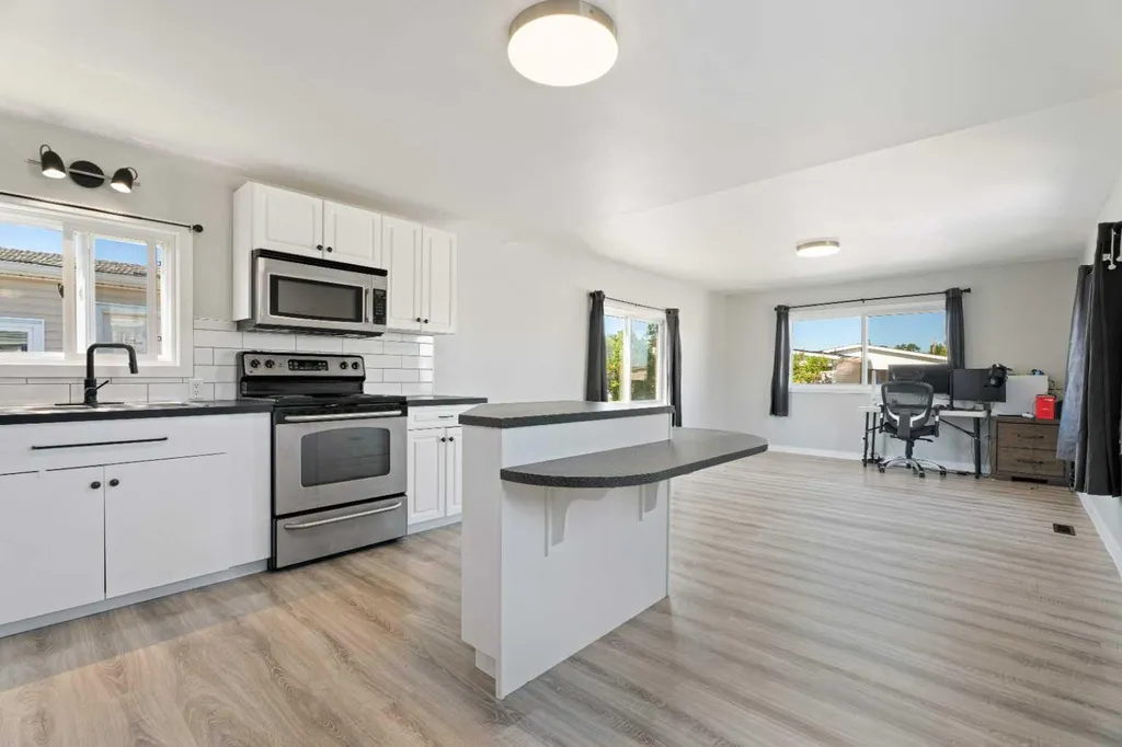232 Polar Avenue NE High River AB T1V1J5