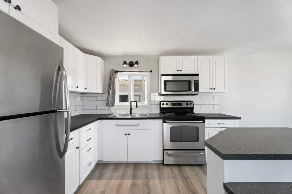 232 Polar Avenue NE High River AB T1V1J5