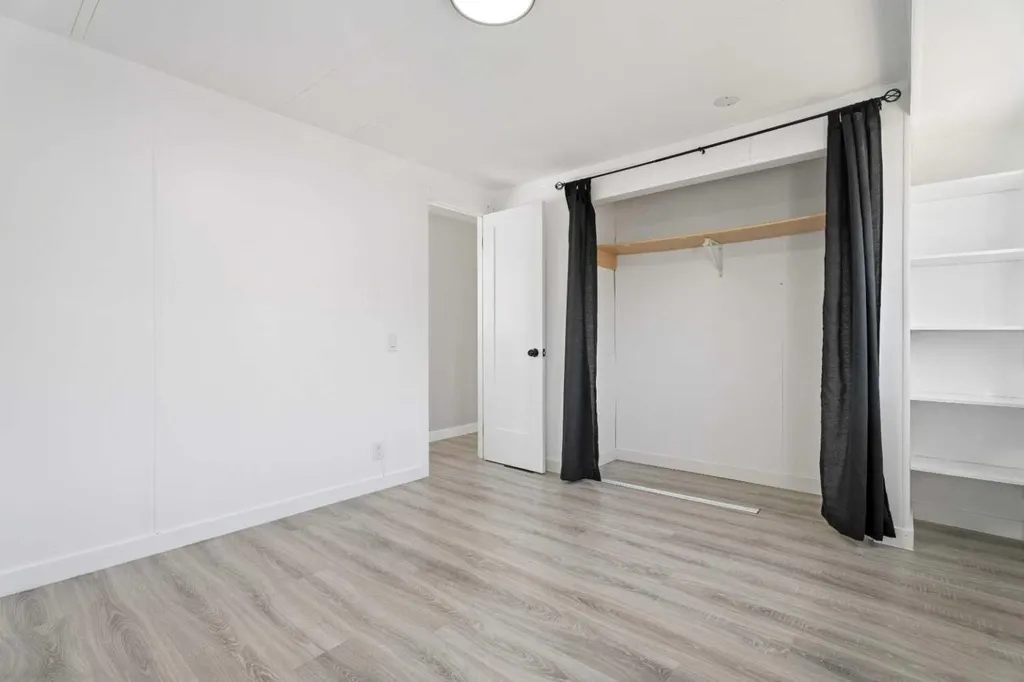 232 Polar Avenue NE High River AB T1V1J5