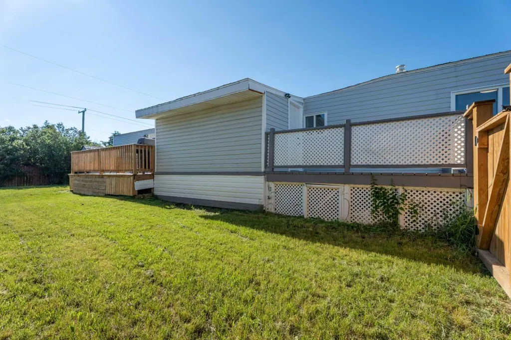 232 Polar Avenue NE High River AB T1V1J5