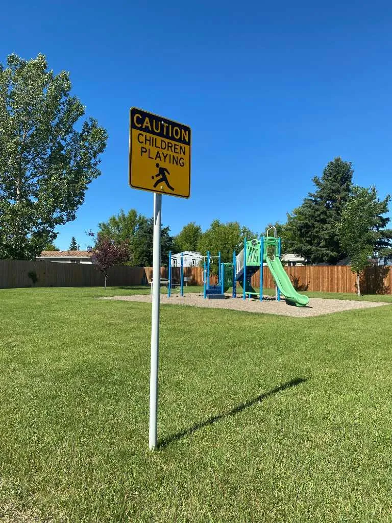 232 Polar Avenue NE High River AB T1V1J5