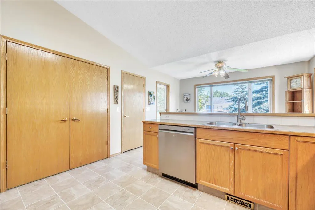 418 1 Avenue NW Diamond Valley AB T0L0H0