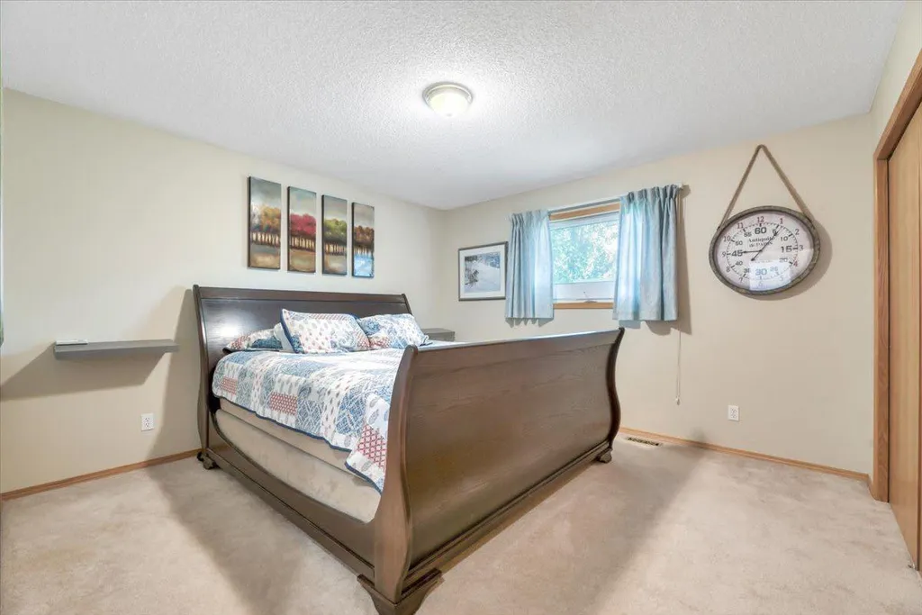 418 1 Avenue NW Diamond Valley AB T0L0H0
