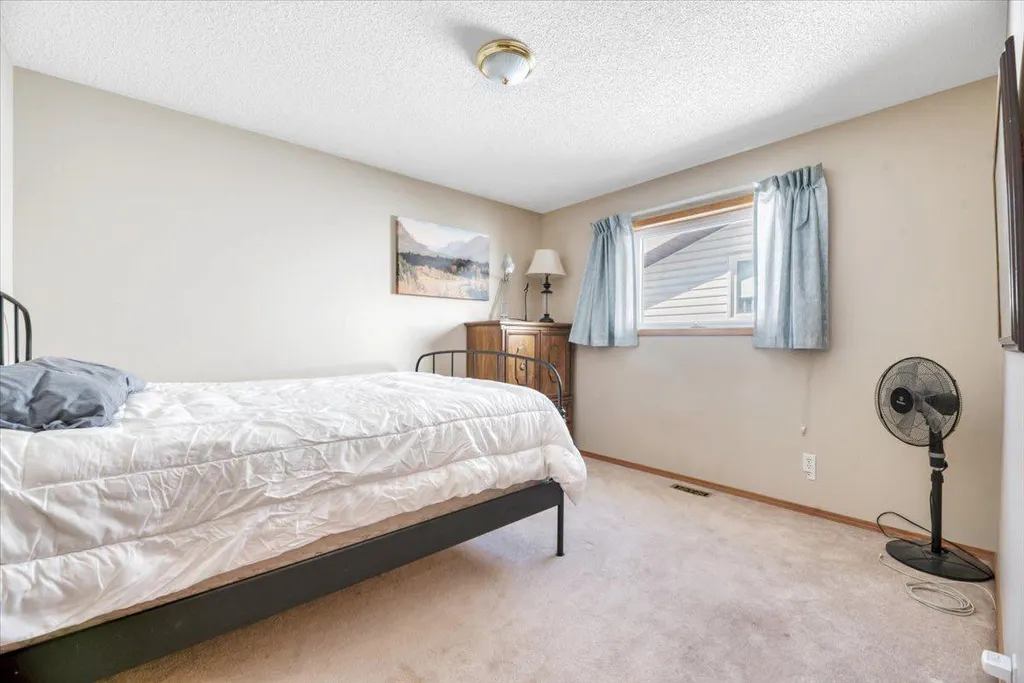 418 1 Avenue NW Diamond Valley AB T0L0H0