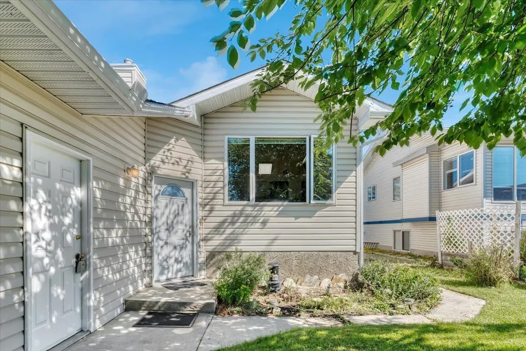 418 1 Avenue NW Diamond Valley AB T0L0H0