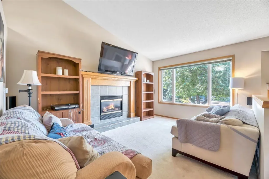 418 1 Avenue NW Diamond Valley AB T0L0H0