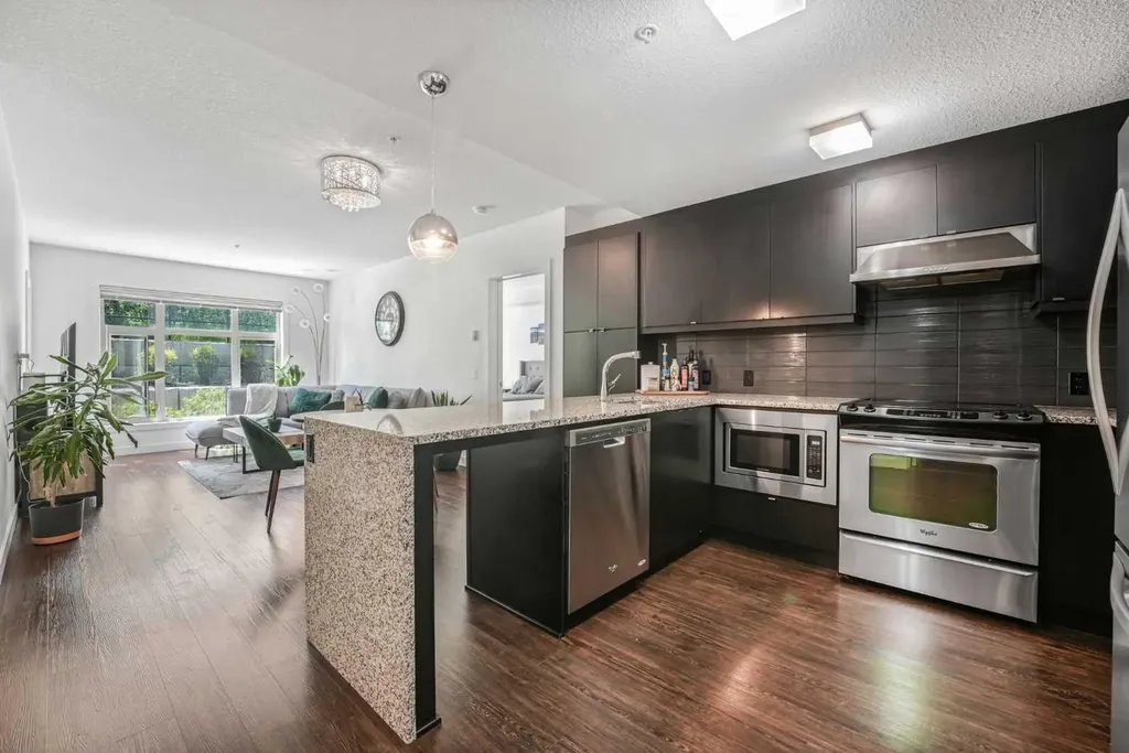 25 Aspenmont Heights SW Calgary AB T3H 0E4