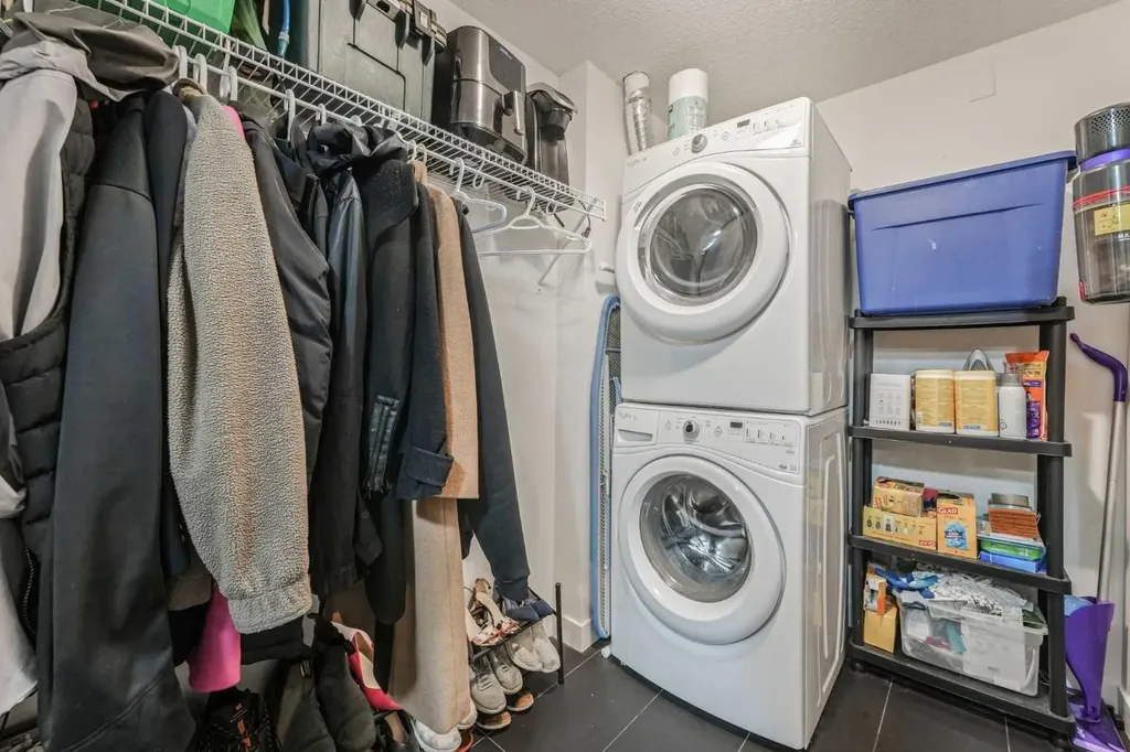 25 Aspenmont Heights SW Calgary AB T3H 0E4