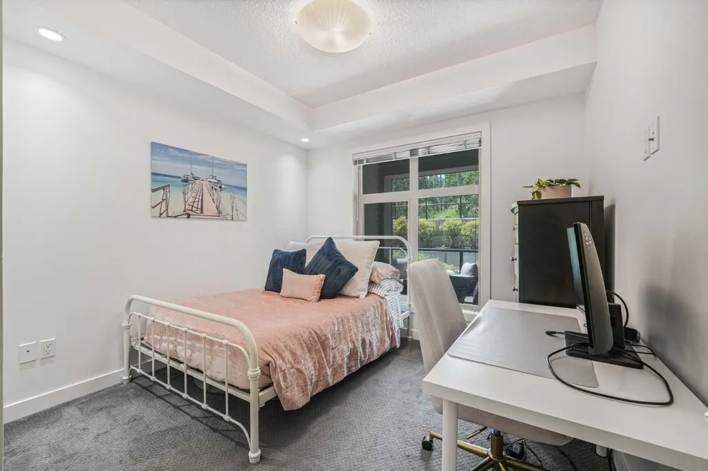 25 Aspenmont Heights SW Calgary AB T3H 0E4