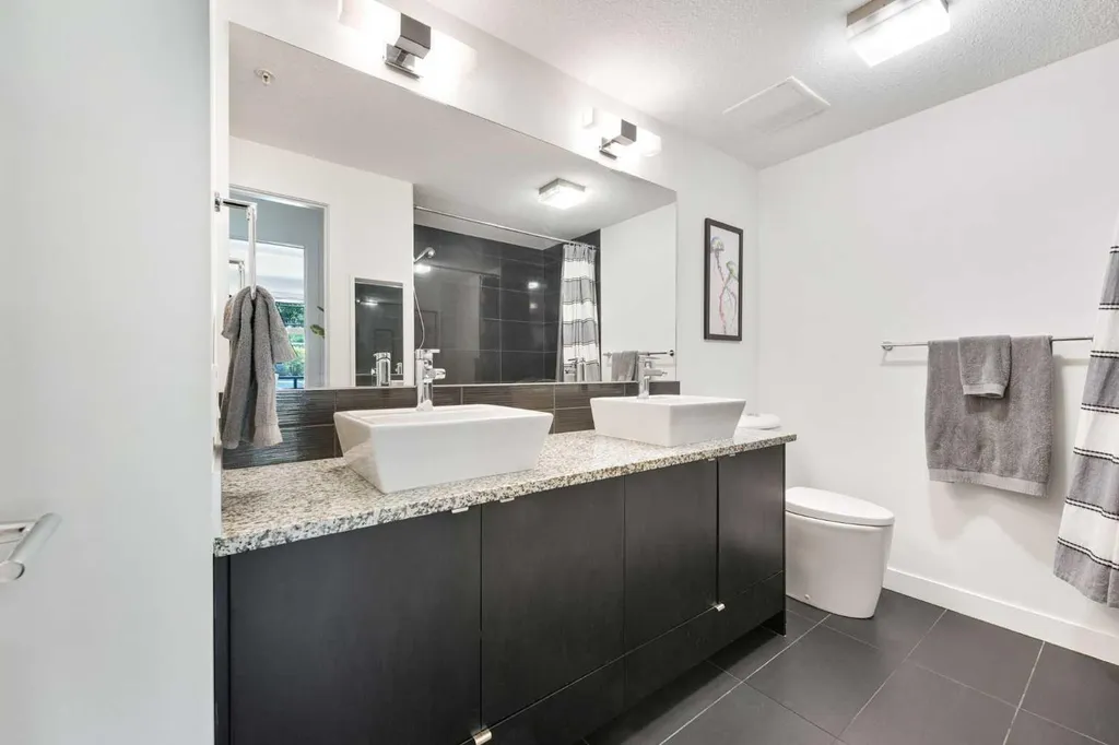 25 Aspenmont Heights SW Calgary AB T3H 0E4