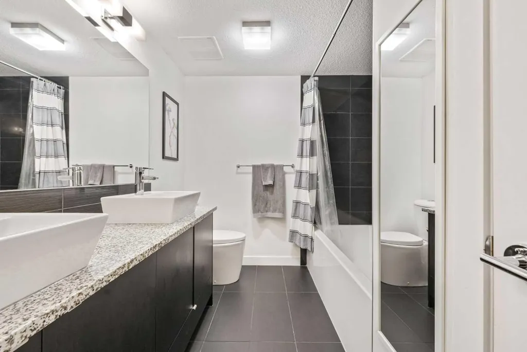 25 Aspenmont Heights SW Calgary AB T3H 0E4