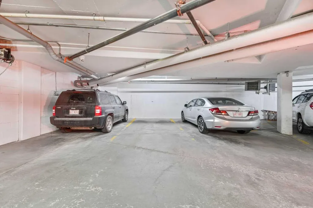 25 Aspenmont Heights SW Calgary AB T3H 0E4
