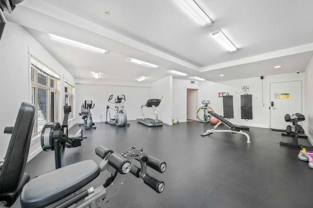 25 Aspenmont Heights SW Calgary AB T3H 0E4